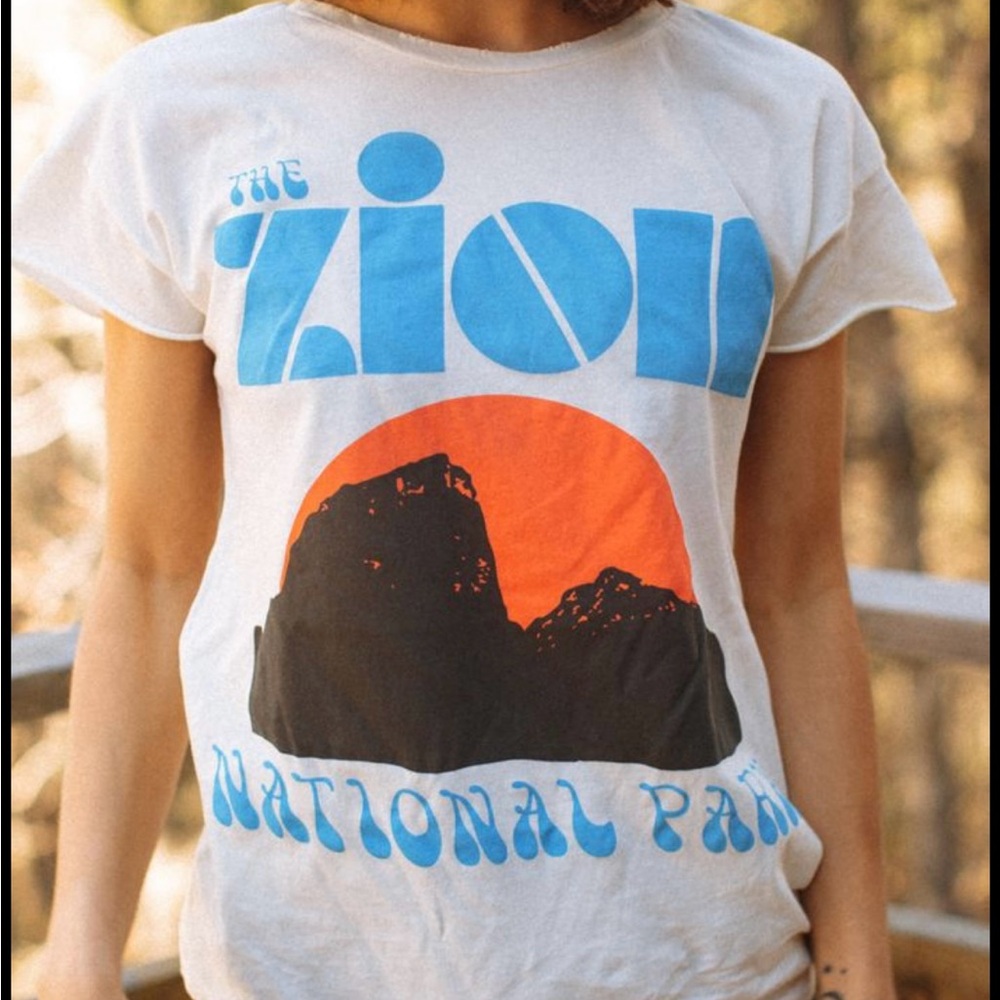 Zion National Park Graphic Tee - White and Blue